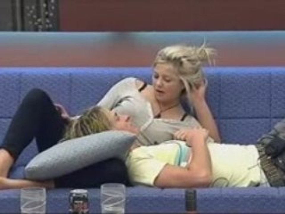Day 85. - L+B talk kissing.