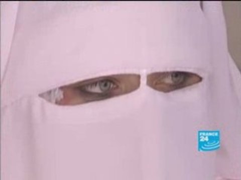 NIQAB- MES SOEURS soyez FERME !