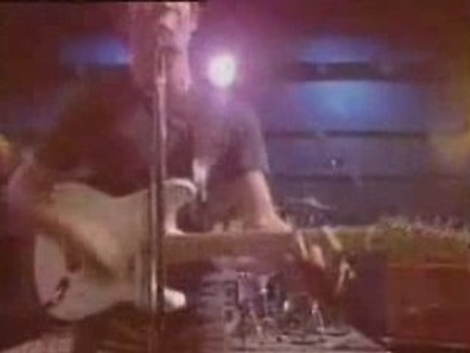 Arctic Monkeys - I Bet You Look Good On The Dance Floor