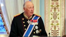 Norwegians line Oslo streets as King Harald's casket heads to palace