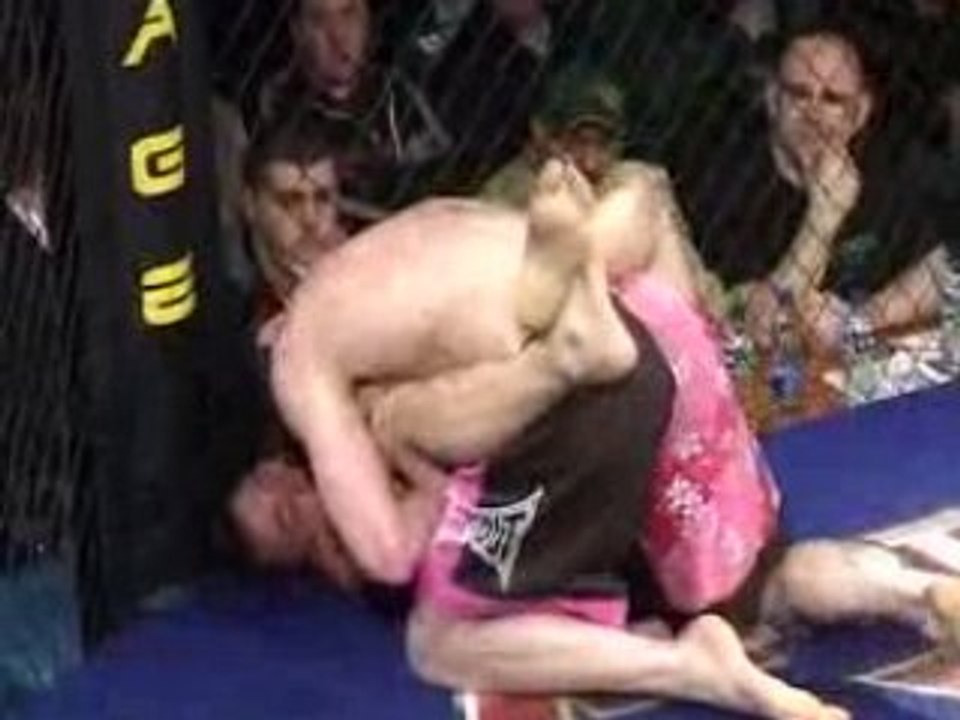 MAX Xtreme Fighting Duncan v Ahrens