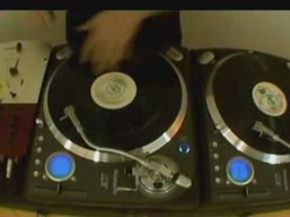 Birdy Nam Nam's Phone Game - Crazy B 112 Beat-juggling