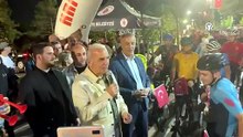 Ümraniye'de 210 bisikletçinin katılımıyla "Gece Kriteryum Yarışı" düzenlendi