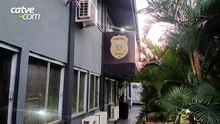 Motorista embriagado bate contra portão da casa da mãe e é preso em Toledo