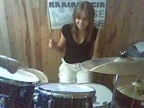 Katia et ses débuts à la batterie