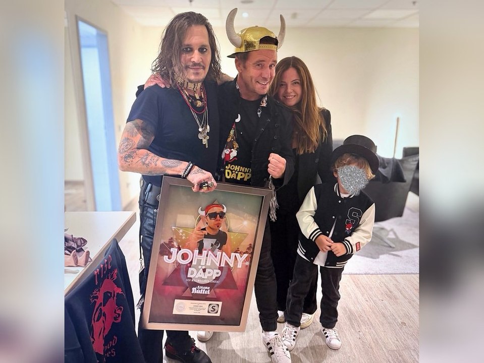 "Johnny Däpp"-Sänger Lorenz Büffel begegnet dem echten Johnny Depp