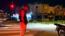 Ehliyetsiz yakalanan sürücüye ceza yağdı! Tutarı duyunca ''Kolay gelsin'' deyip, yürüyerek gitti