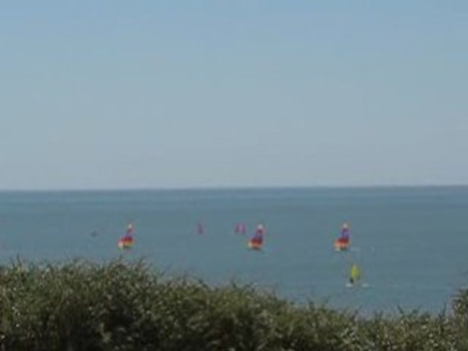 Saint Marc sur Mer : voiliers et planche à voile