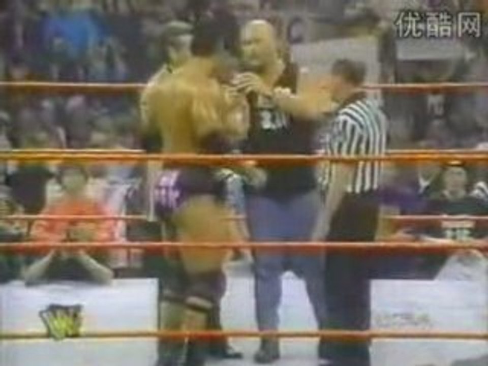 Raw 12-08-97 (13)