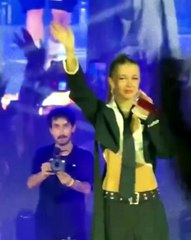 Manifest 30 bin kişinin önünde sahnelere gözyaşlarıyla veda etti!
