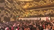 تامر عاشور يتألق في أولى حفلاته بأبها وسط تفاعل جماهيري لافت، ويقدم باقة من أشهر أغنياته التي أشعلت الأجواء، بينما استعادت «هيجيلي موجوع» حكايتها المرتبطة بطريق الحزام، في ليلة غنائية مميزة شهدت حضورًا وتفاعلًا كبيرًا.  #تامر