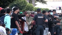 Tensión a las puertas de un campamento para migrantes en Ceuta