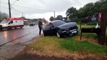 Forte colisão entre carros é registrada no Pioneiros Catarinenses