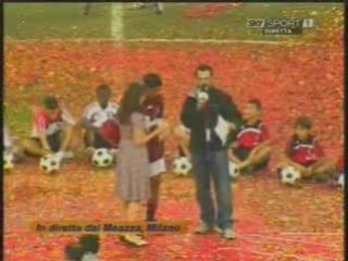 Ronaldinho presentazione Milan San Siro Freestyle