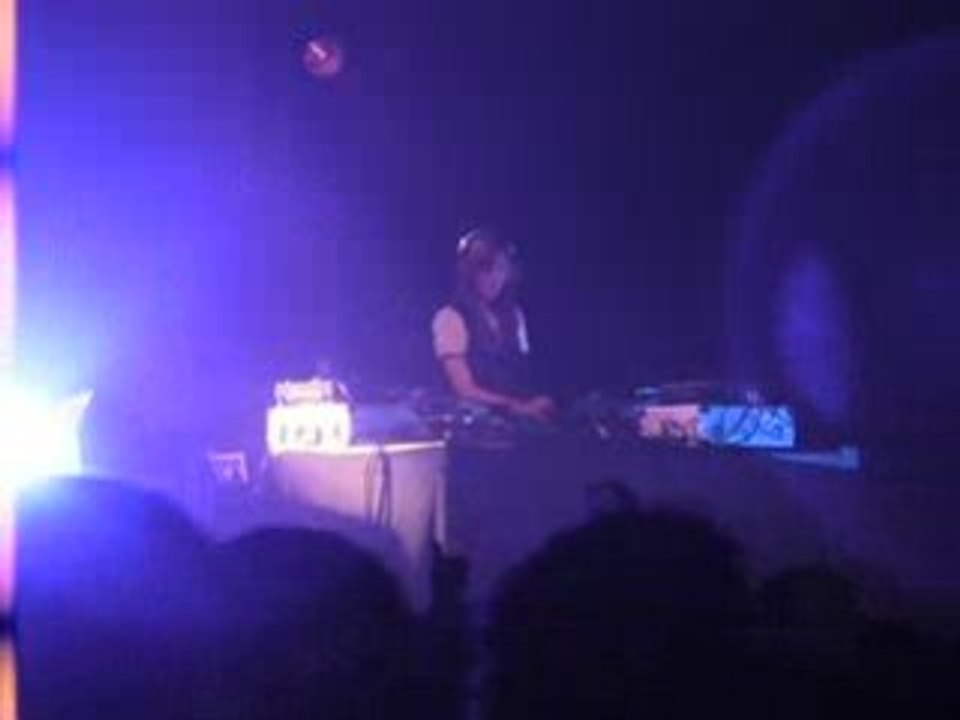 OUI J'AI LA TREMBLOTE,ET ALORS...