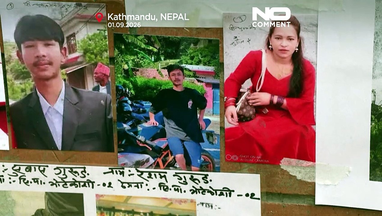Angehörige in nepal hängen fotos vermisster menschen an klinikmauer in kathmandu