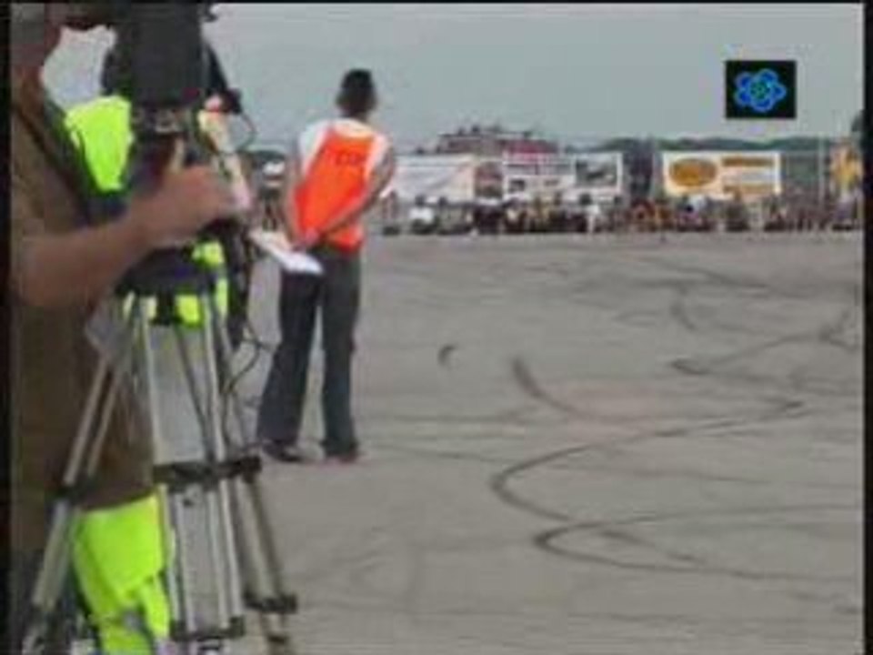 MOTO - ducati - Cose incredibili con un monster!