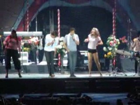 Mika Oh champs elysées @ Francofolies 08