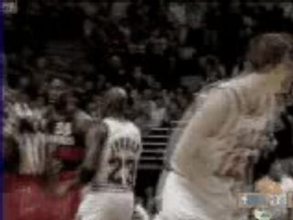 Michael Jordan - Dunk On Mutombo