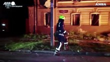 Attacco di droni nella regione di Kharkiv, soccorritori al lavoro