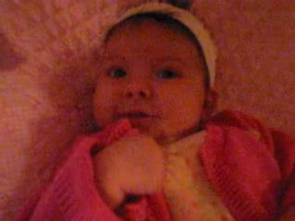 louise à 2 mois