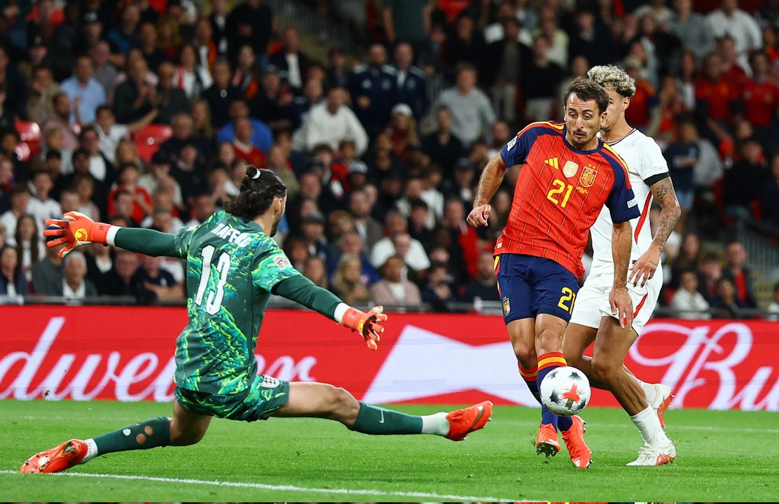 المنتخب الإسباني يحسم المواجهة المشوقة والمثيرة أمام المنتخب الإنجليزي