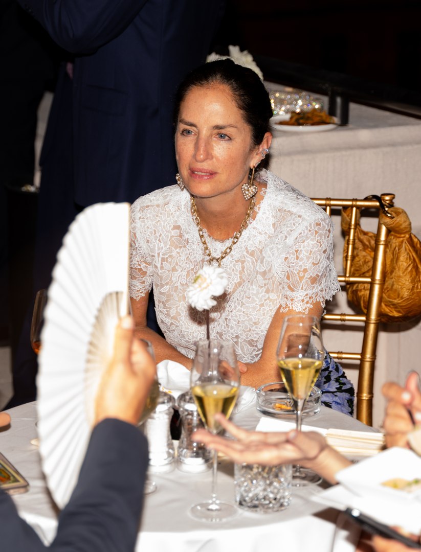 Volvemos de vacaciones con una boda internacional interesante. Camila Chumaceiro, hija de la empresaria venezolana Eliza Arcaya, propietaria del Caf� Murillo y de la firma de moda Studio Arcaya, se cas� con su novio, Tareq Fontane en Austria.