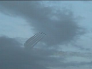 Singapore National Day 2008 - F16 Aerobatics!