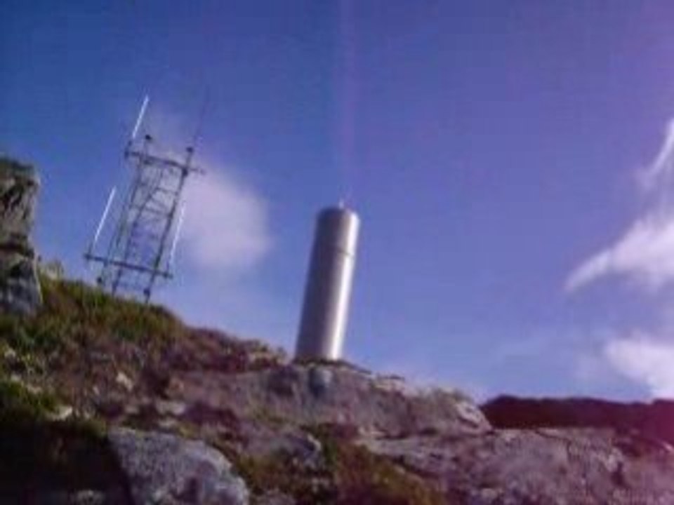 Nancy and Anja on the mountain Histøyra