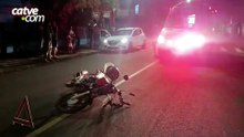 Jovem de 18 anos fica gravemente ferida em batida entre carro e moto em Toledo