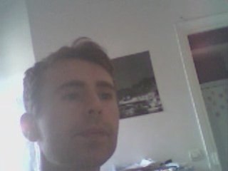 Wiwi égratigne "Fais une croix sur le passé"