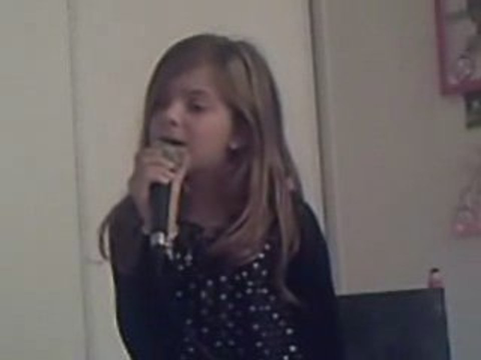 Caroline Costa chante les fleurs de l'éternité (hommage)