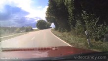 Im Audi 80 zwischen Affaltern und Lauterbrunn(Bayern)
