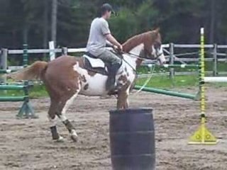 Léo Qui Saute en Entrainement Avec Versary