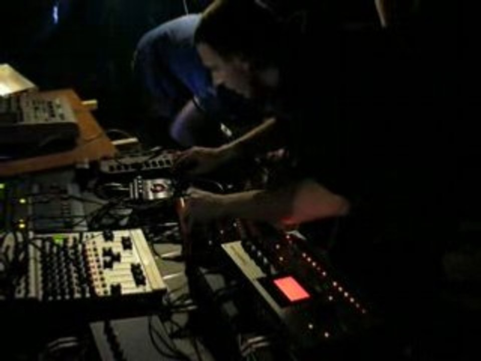 acid guss live