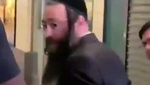 كمين يطيح بحاخام يهودي.. وسلاح الوعيد الأخير!