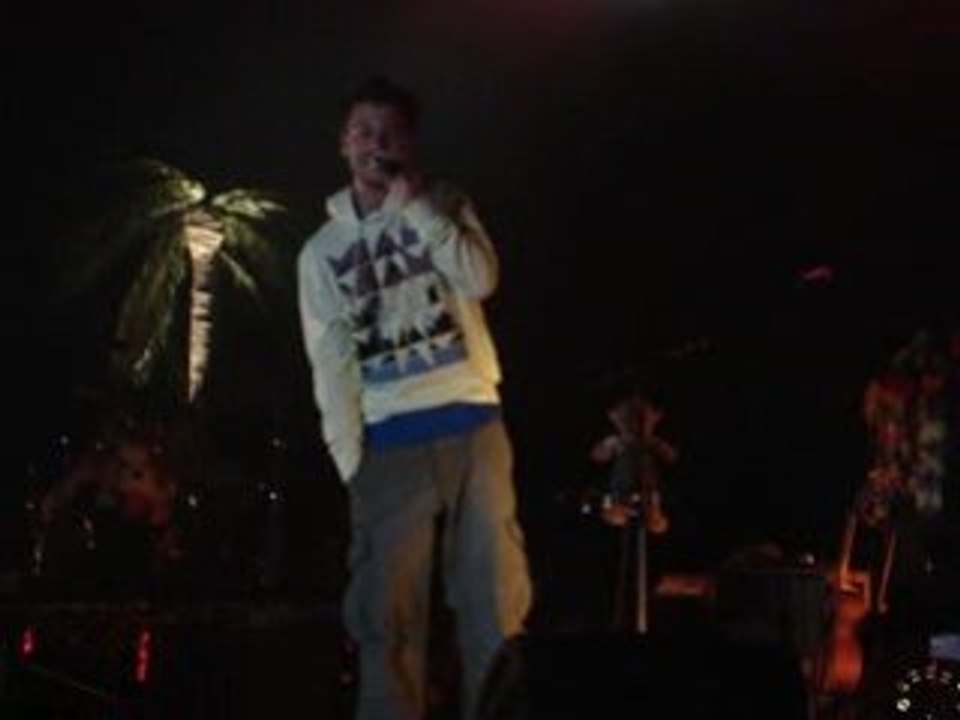 Christophe Maé - presente ses musikos