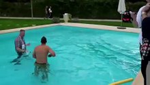 Zarbex bricht sich das Bein