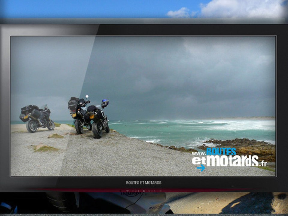 Balade moto le long des côtes bretonnes - Extrait R&M