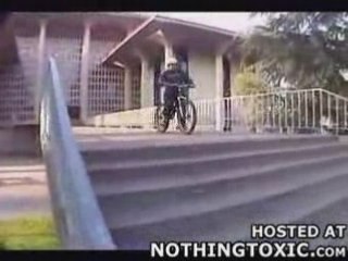 Il se crash en vélo