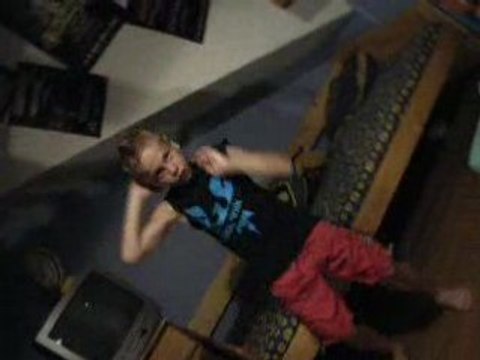 Tonio en mode: Dance la tecktonik