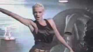 Falco / Brigitte Nielsen (1987) -Body next to body