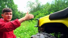 MONSTER TRUCK vs BOMBARDIRO KROKODILO ! Qui a-t-on trouvé dans la forêt ?