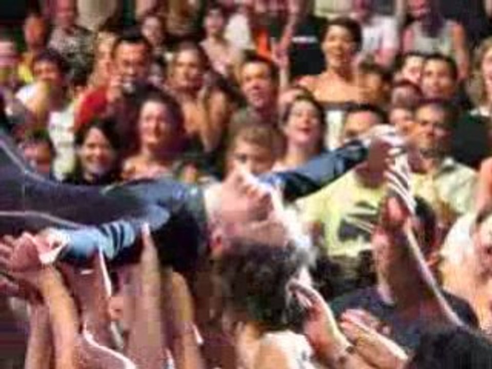 Bain de foule de Camille - concert nuits de fourvière 27/07