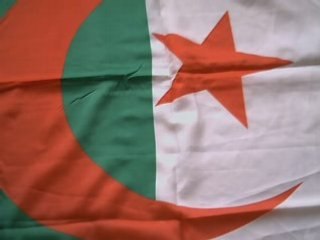 sarah chante intouchable