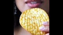 Pirya_biting_giant_potato_chip
