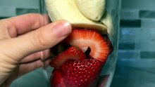 Strawberry banana smoothie 🍓 #freshjuice #smoothie #milkshake #portableblender #foryoupage