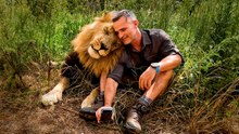 Lion Whisperer Returns to Sanctuary: Lions, Hyenas and Leopards Reunite