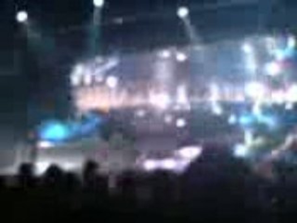 jonas brothers and avril lavigne tour 16