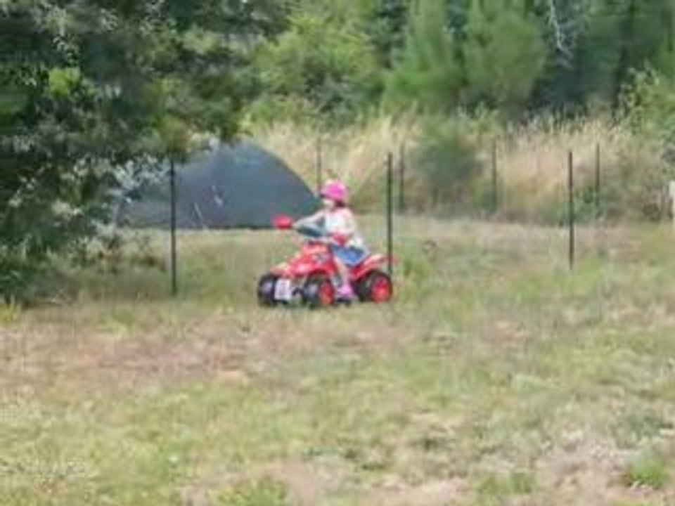 Candice sur son Quad